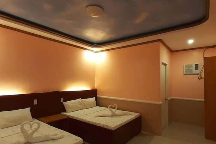 Room 14 of 36