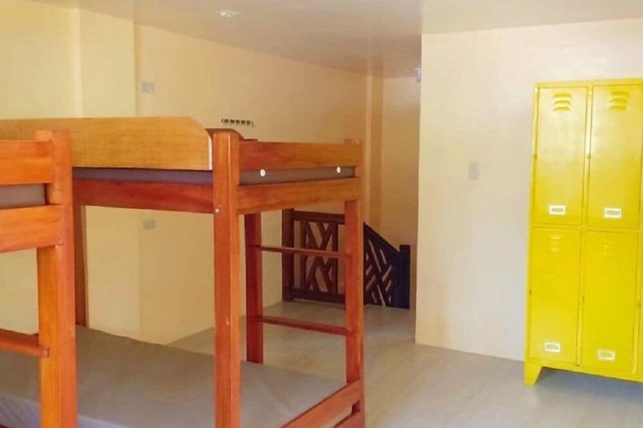 Room 10 of 17