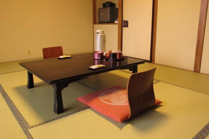 Dining Photos