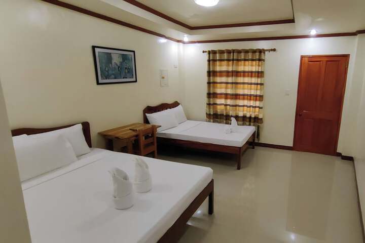 Room 7 of 32