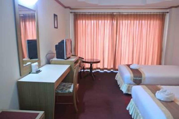 Room 10 of 31