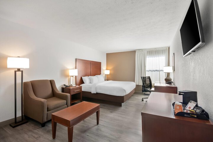 Room 46 of 80