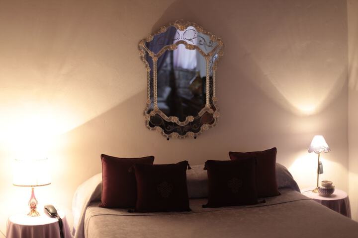 Room 3 of 65