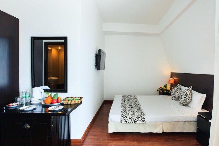 Room 14 of 38