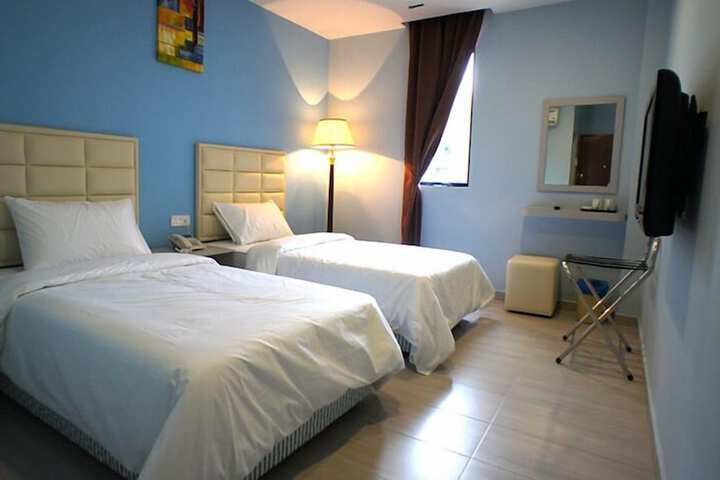 Room 15 of 37
