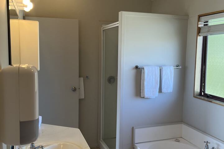 Room 253 of 302