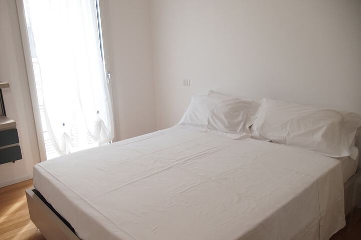 Room 18 of 159