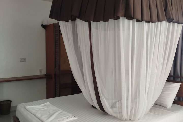 Room 5 of 39