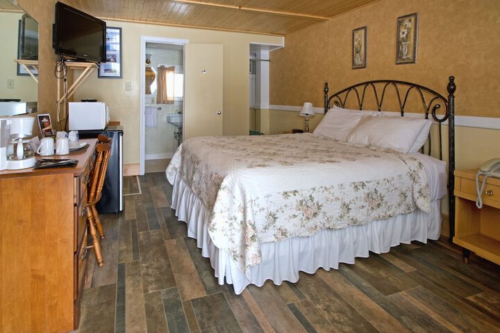 Room 5 of 63