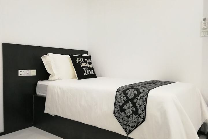 Room 9 of 69