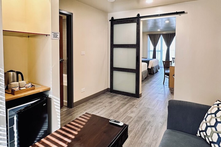 Room 19 of 40