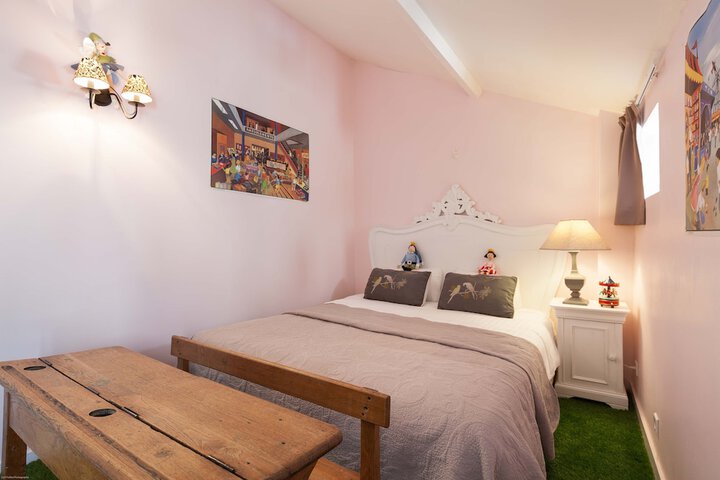 Room 17 of 36