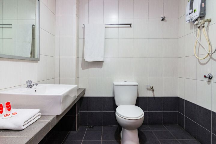 Clean Restrooms