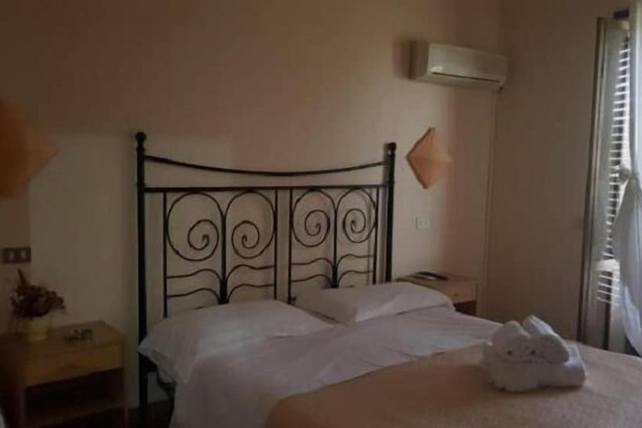 Room 5 of 56