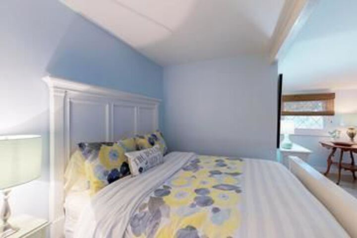 Room 51 of 171