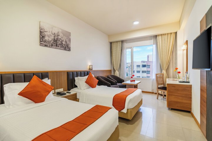 Room 4 of 33