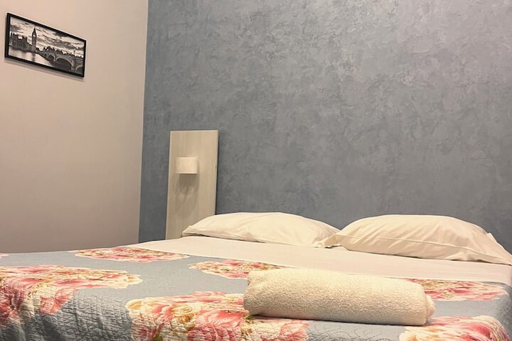 Room 9 of 37