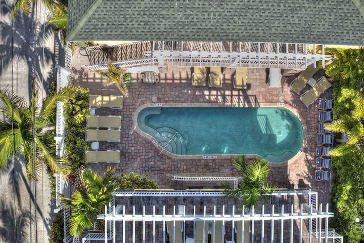 Pool 136 of 158