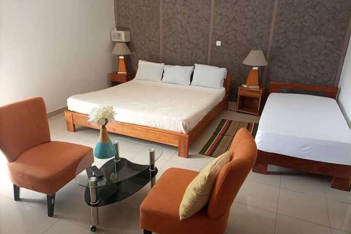 Room 3 of 8