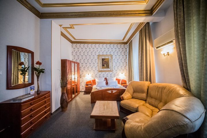 Room 38 of 72