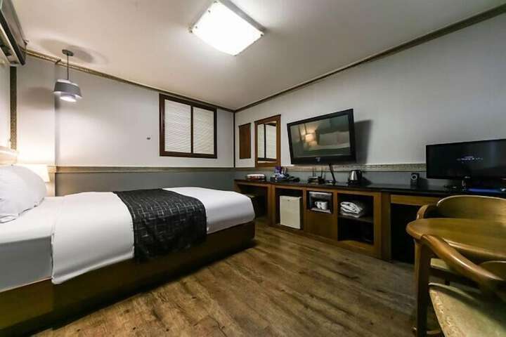 Room 22 of 26