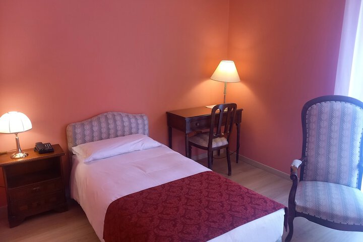 Room 33 of 63