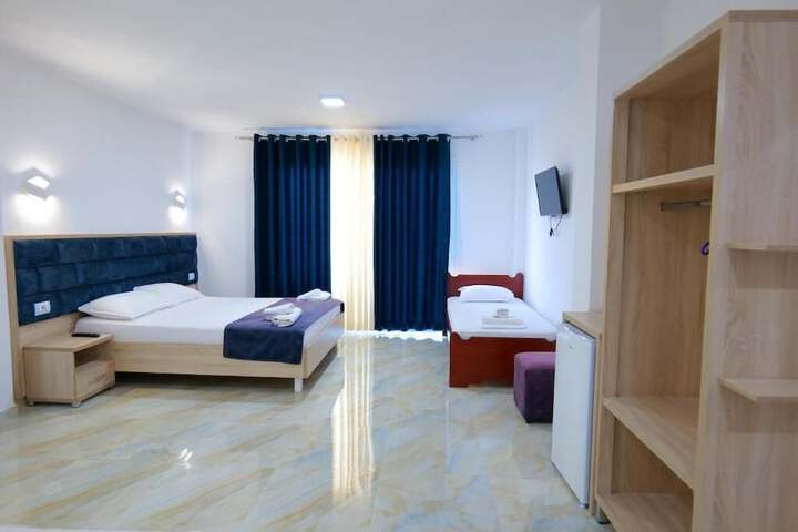 Room 8 of 50