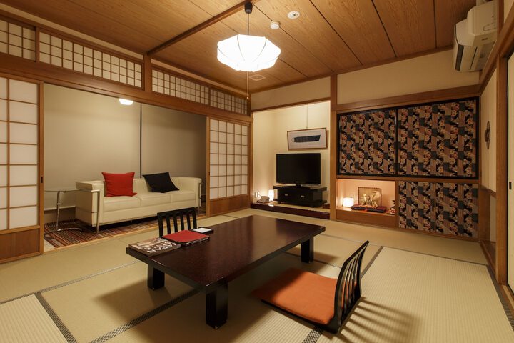 Room 16 of 110