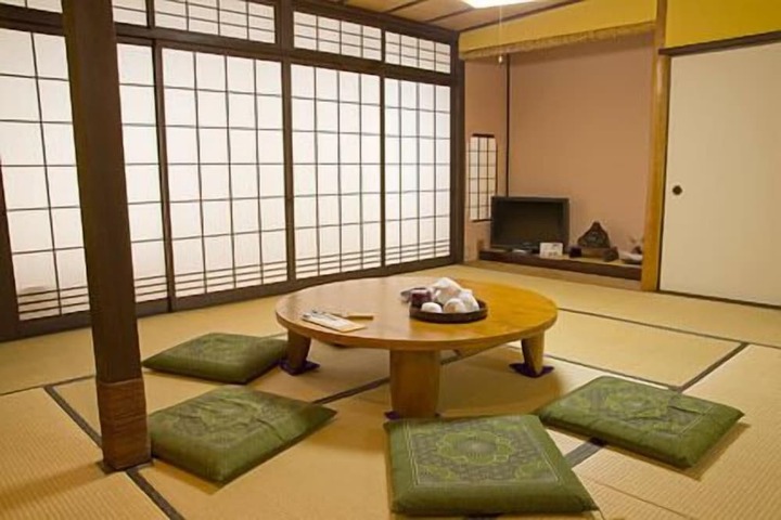 Room 4 of 14