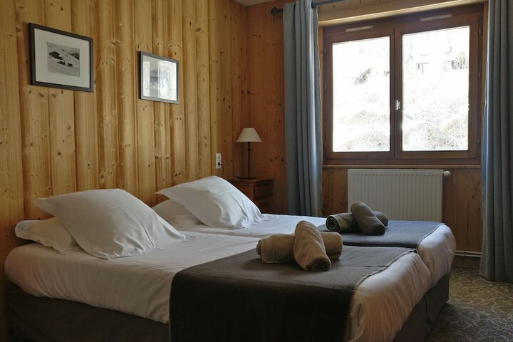 Room 25 of 53