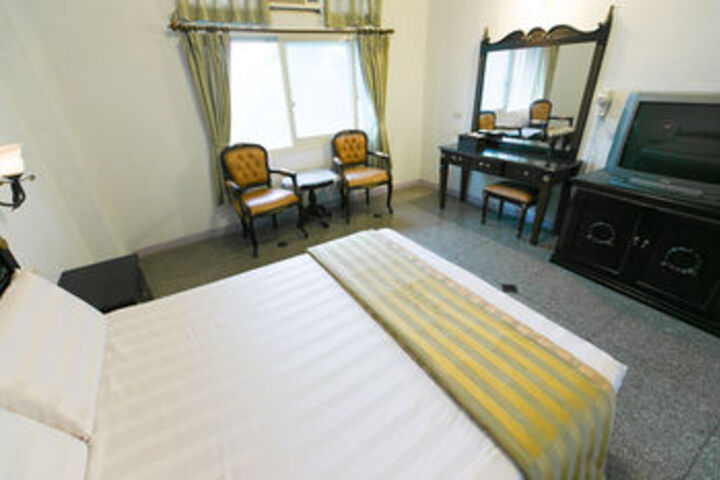 Room 21 of 26