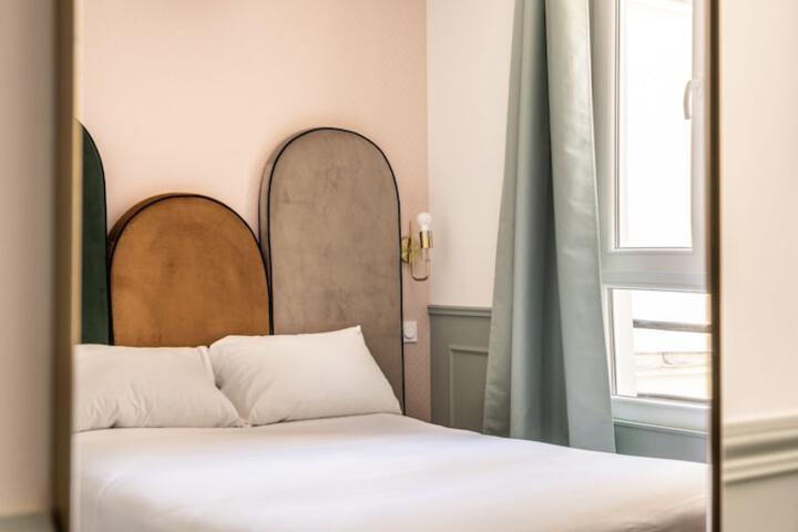 Room 10 of 37