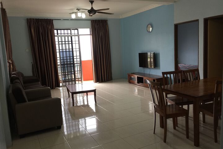Room 15 of 33