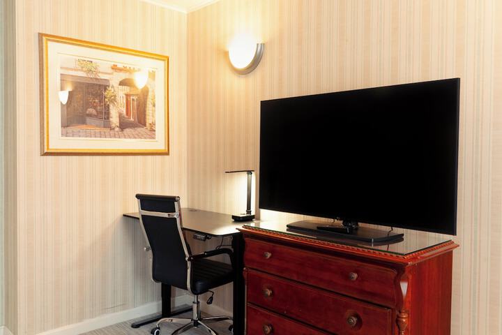 Room 72 of 116
