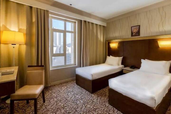 Room 15 of 35