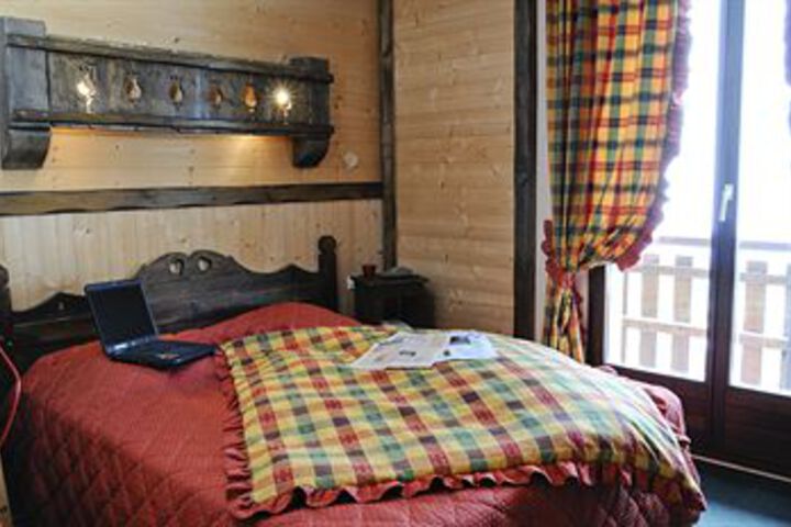 Room 15 of 74