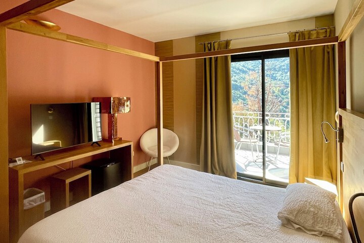 Room 13 of 44