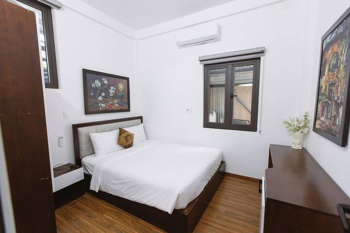 Room 6 of 27