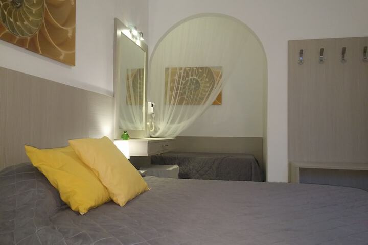 Room 5 of 52