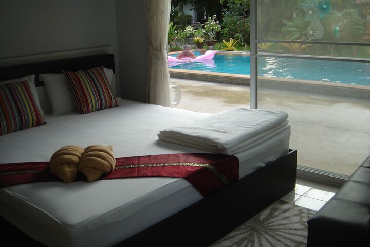 Room 4 of 50