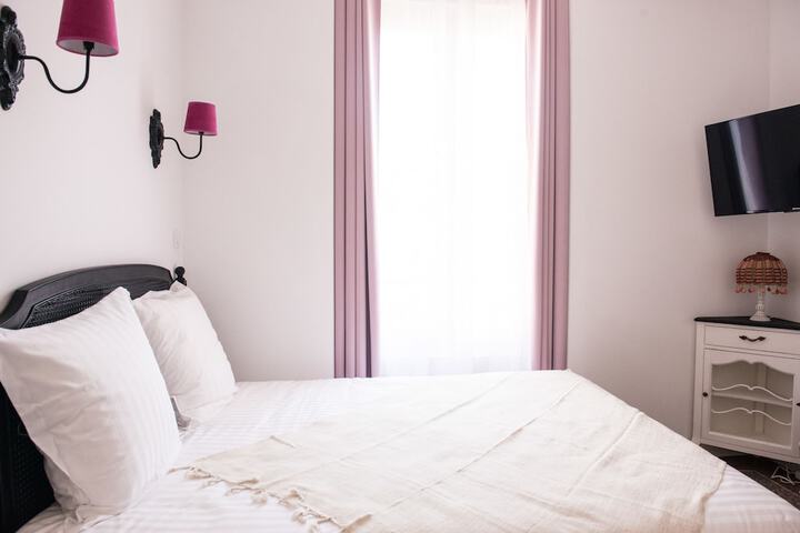 Room 7 of 49