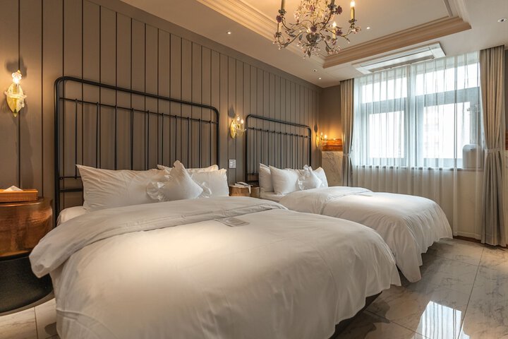 Room 17 of 61