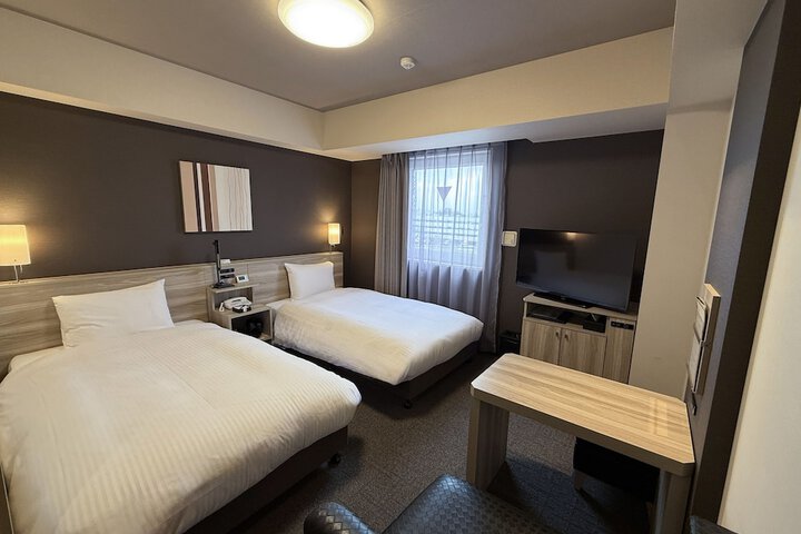 Room 12 of 35