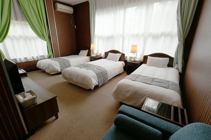 Room 8 of 69