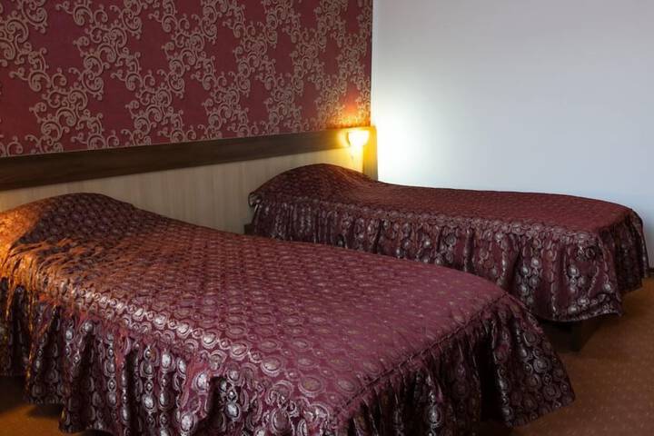 Room 4 of 13