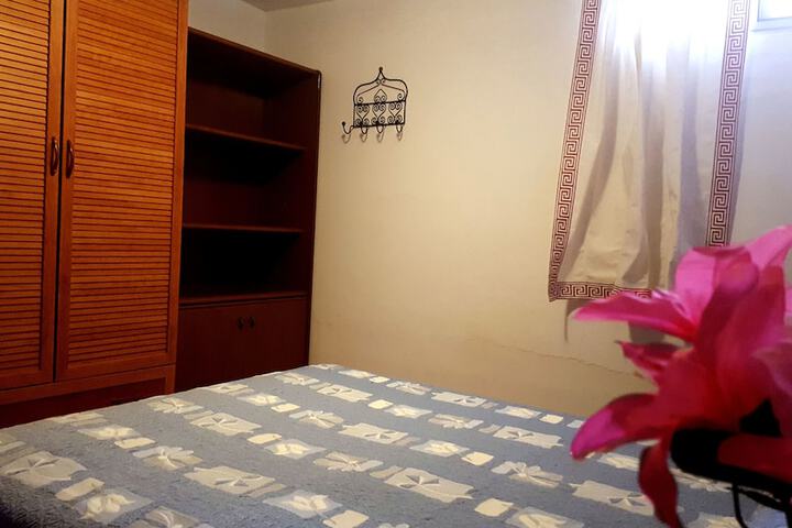 Room 5 of 17