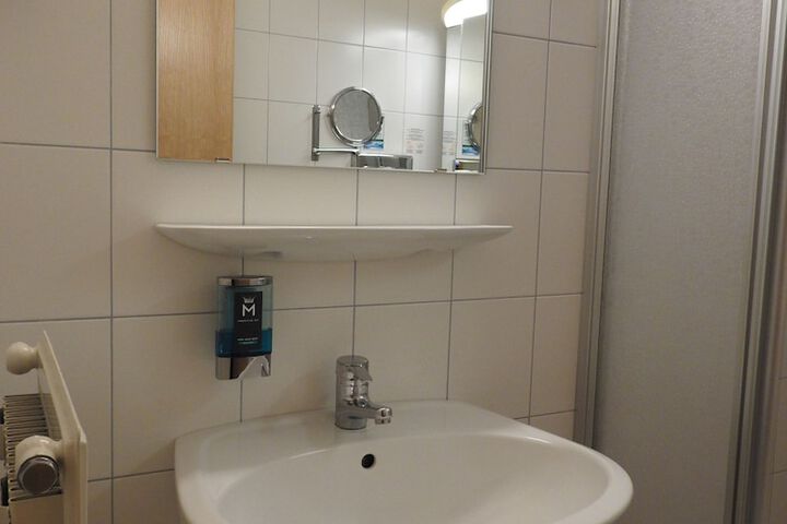 Room 62 of 70
