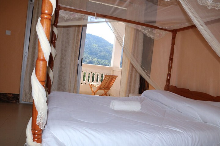 Room 9 of 22