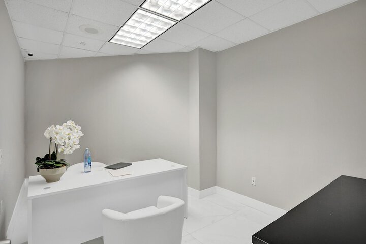 Business Center 122 of 126