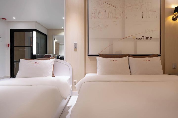 Room 20 of 74